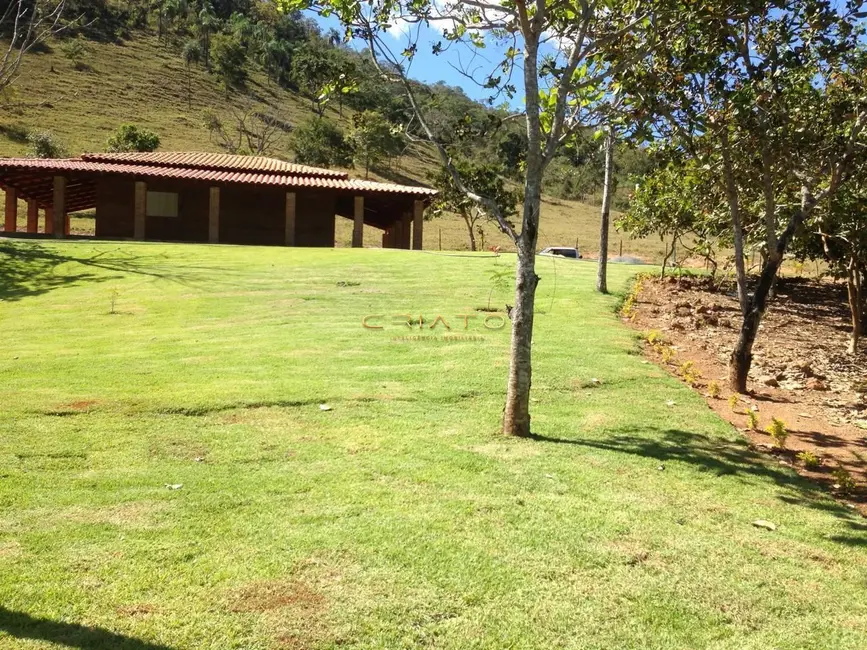 Foto 3 de Chácara com 3 quartos à venda, 200m2 em Pirenopolis - GO