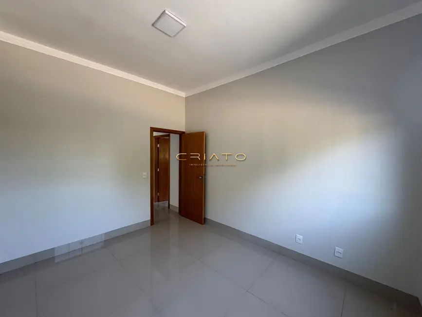 Foto 9 de Sobrado com 4 quartos à venda, 414m2 em Anápolis City, Anapolis - GO