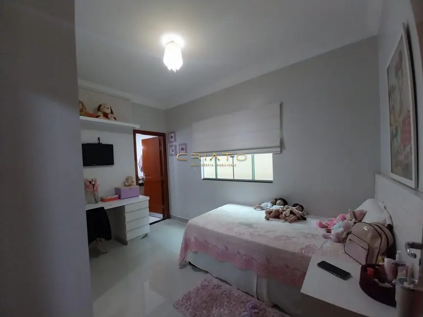 Casa com 3 quartos à venda, 220m2 em Parque Brasília 2ª Etapa, Anapolis - GO - imagem 4 Foto 4 de Casa com 3 quartos à venda, 220m2 em Parque Brasília 2ª Etapa, Anapolis - GO