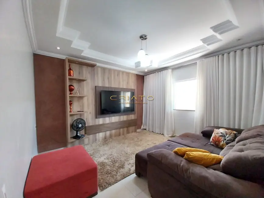 Casa com 3 quartos à venda, 220m2 em Parque Brasília 2ª Etapa, Anapolis - GO - imagem 7 Foto 7 de Casa com 3 quartos à venda, 220m2 em Parque Brasília 2ª Etapa, Anapolis - GO