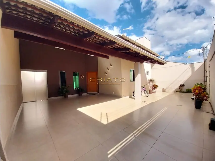 Casa com 3 quartos à venda, 220m2 em Parque Brasília 2ª Etapa, Anapolis - GO - imagem 2 Foto 2 de Casa com 3 quartos à venda, 220m2 em Parque Brasília 2ª Etapa, Anapolis - GO