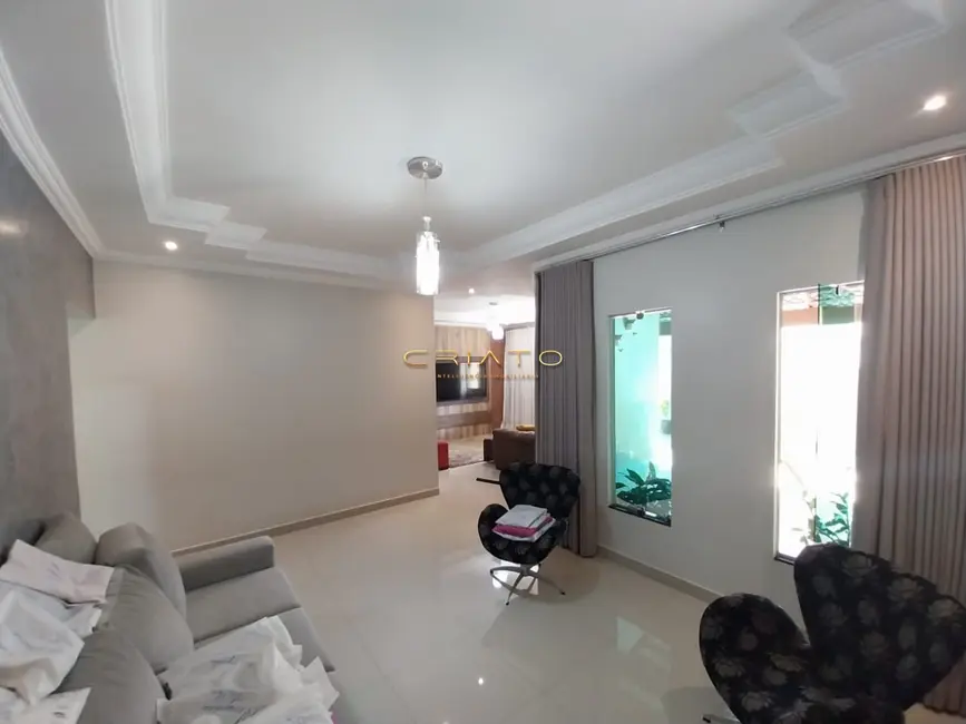 Casa com 3 quartos à venda, 220m2 em Parque Brasília 2ª Etapa, Anapolis - GO - imagem 3 Foto 3 de Casa com 3 quartos à venda, 220m2 em Parque Brasília 2ª Etapa, Anapolis - GO