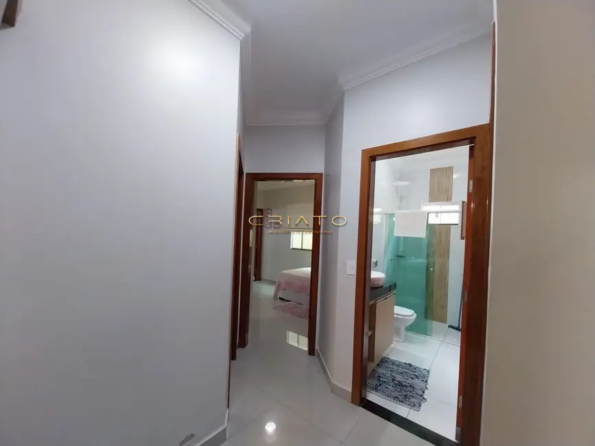 Casa com 3 quartos à venda, 220m2 em Parque Brasília 2ª Etapa, Anapolis - GO - imagem 6 Foto 6 de Casa com 3 quartos à venda, 220m2 em Parque Brasília 2ª Etapa, Anapolis - GO