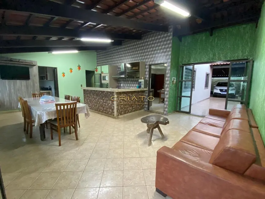 Foto 1 de Sobrado com 3 quartos à venda, 287m2 em Jardim Alexandrina, Anapolis - GO