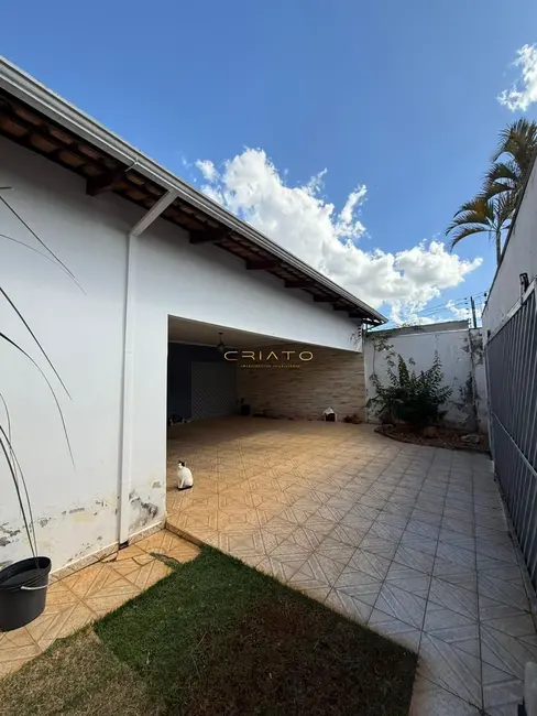 Casa com 4 quartos à venda, 320m2 em Anápolis City, Anapolis - GO - imagem 2 Foto 2 de Casa com 4 quartos à venda, 320m2 em Anápolis City, Anapolis - GO