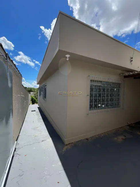 Foto 1 de Casa com 3 quartos à venda, 190m2 em Vila Goiás, Anapolis - GO
