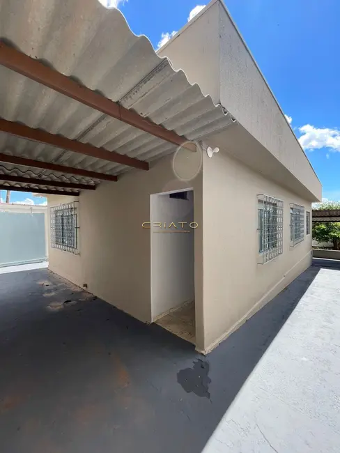 Foto 3 de Casa com 3 quartos à venda, 190m2 em Vila Goiás, Anapolis - GO