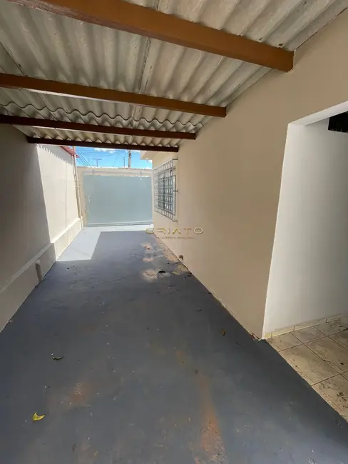 Foto 2 de Casa com 3 quartos à venda, 190m2 em Vila Goiás, Anapolis - GO