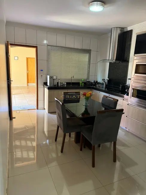 Casa com 3 quartos à venda, 167m2 em Residencial Flamboyant, Anapolis - GO - imagem 7 Foto 7 de Casa com 3 quartos à venda, 167m2 em Residencial Flamboyant, Anapolis - GO