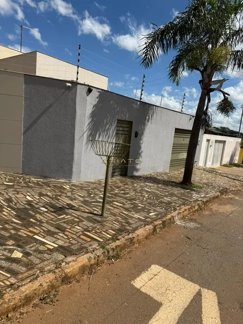 Casa com 3 quartos à venda, 167m2 em Residencial Flamboyant, Anapolis - GO - imagem 1 Foto 1 de Casa com 3 quartos à venda, 167m2 em Residencial Flamboyant, Anapolis - GO