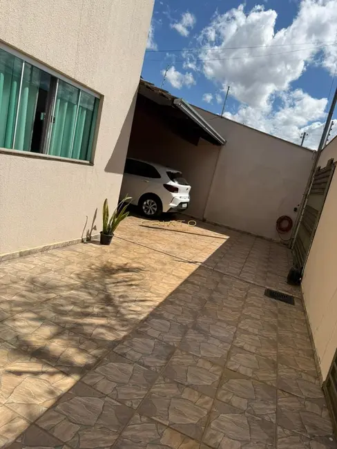 Casa com 3 quartos à venda, 167m2 em Residencial Flamboyant, Anapolis - GO - imagem 2 Foto 2 de Casa com 3 quartos à venda, 167m2 em Residencial Flamboyant, Anapolis - GO