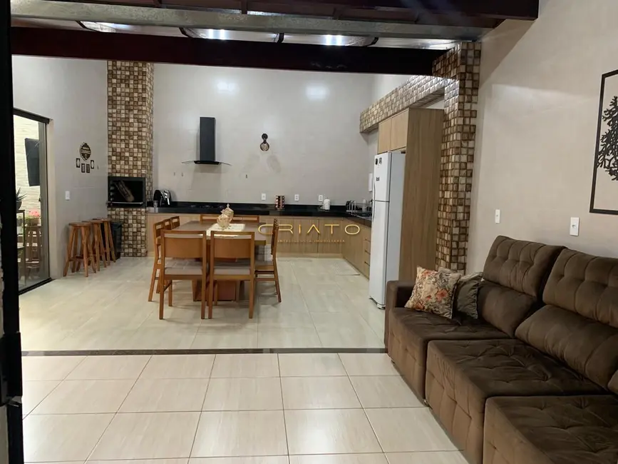 Foto 1 de Casa com 3 quartos à venda, 270m2 em Jibran El Hadj, Anapolis - GO