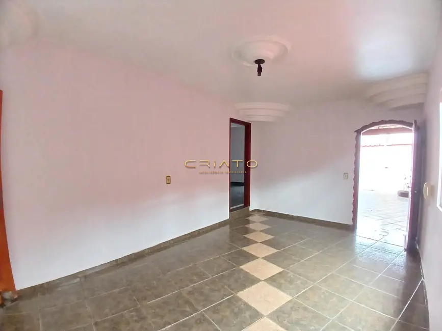 Casa com 3 quartos à venda, 287m2 em São Carlos, Anapolis - GO - imagem 4 Foto 4 de Casa com 3 quartos à venda, 287m2 em São Carlos, Anapolis - GO