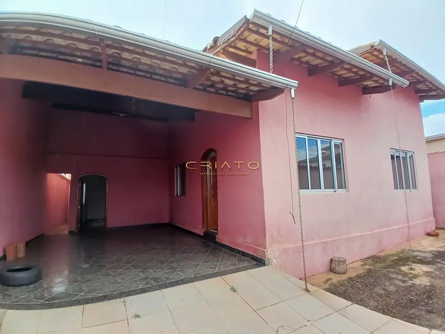 Casa com 3 quartos à venda, 287m2 em São Carlos, Anapolis - GO - imagem 1 Foto 1 de Casa com 3 quartos à venda, 287m2 em São Carlos, Anapolis - GO