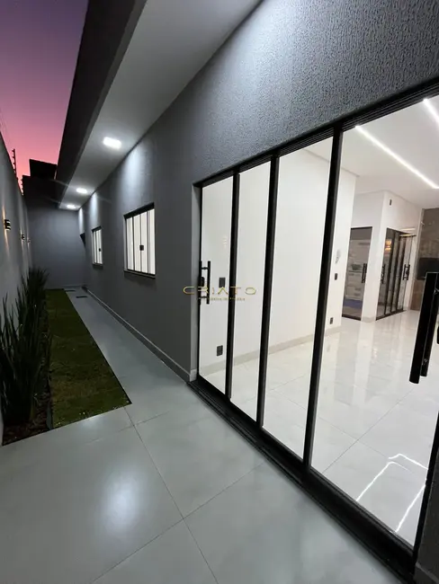 Casa com 3 quartos à venda, 130m2 em Loteamento Residencial Verona, Anapolis - GO - imagem 3 Foto 3 de Casa com 3 quartos à venda, 130m2 em Loteamento Residencial Verona, Anapolis - GO