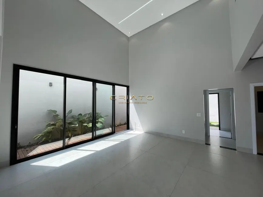 Casa com 4 quartos à venda, 250m2 em Anápolis City, Anapolis - GO - imagem 6 Foto 6 de Casa com 4 quartos à venda, 250m2 em Anápolis City, Anapolis - GO