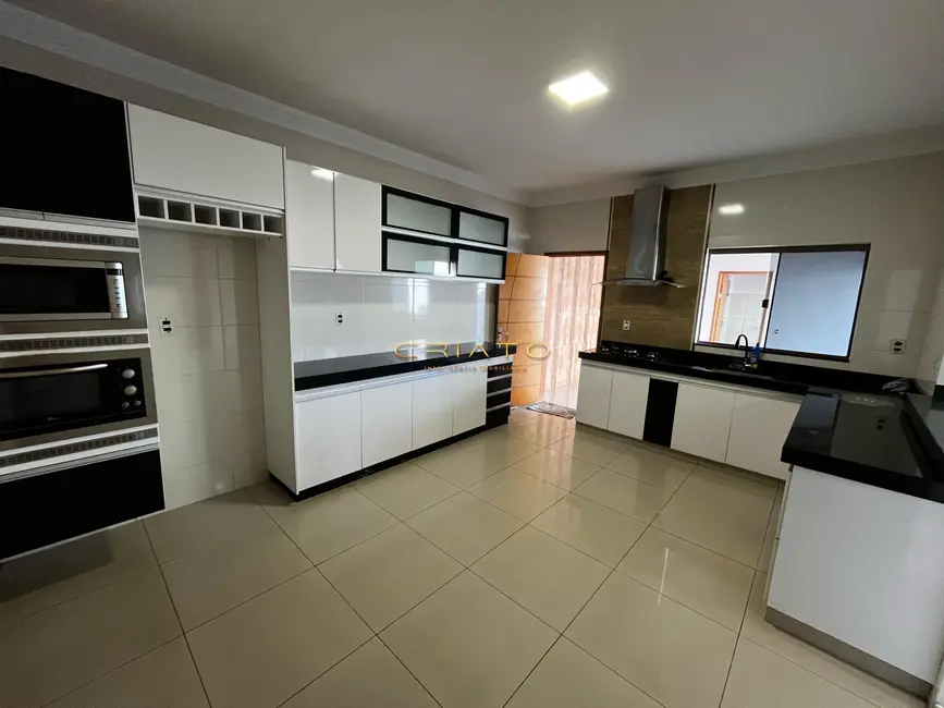 Foto 4 de Casa com 3 quartos à venda, 197m2 em Conjunto Raul Balduino, Anapolis - GO