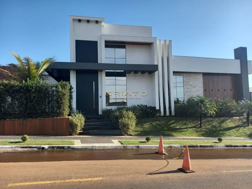 Casa com 4 quartos à venda, 285m2 em Condomínio Residencial Grand Trianon, Anapolis - GO - imagem 4 Foto 4 de Casa com 4 quartos à venda, 285m2 em Condomínio Residencial Grand Trianon, Anapolis - GO