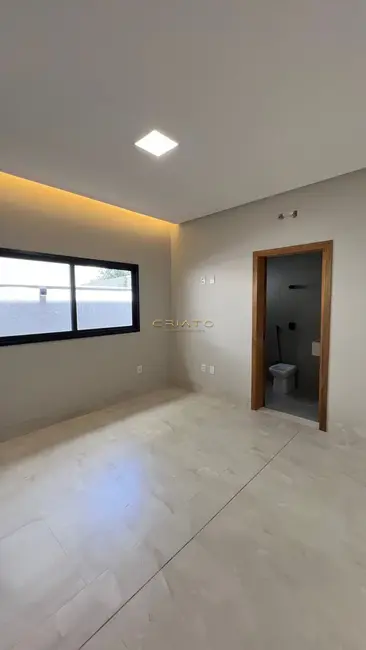 Casa com 3 quartos à venda, 380m2 em Anapolis - GO - imagem 5 Foto 5 de Casa com 3 quartos à venda, 380m2 em Anapolis - GO