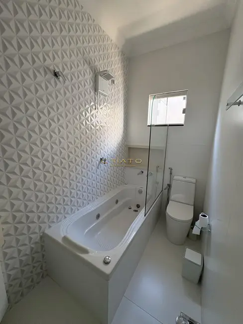 Foto 2 de Casa com 3 quartos à venda, 180m2 em Loteamento Residencial Verona, Anapolis - GO