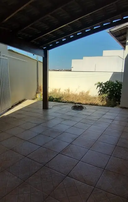 Casa com 3 quartos à venda, 105m2 em São Carlos, Anapolis - GO - imagem 3 Foto 3 de Casa com 3 quartos à venda, 105m2 em São Carlos, Anapolis - GO