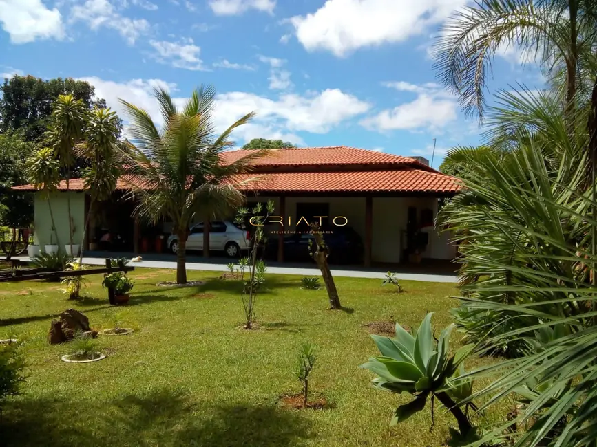 Chácara com 4 quartos à venda, 260m2 em Chácaras Americanas, Anapolis - GO - imagem 1 Foto 1 de Chácara com 4 quartos à venda, 260m2 em Chácaras Americanas, Anapolis - GO
