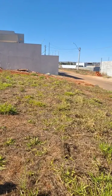Foto 1 de Terreno / Lote à venda, 457m2 em Anapolis - GO
