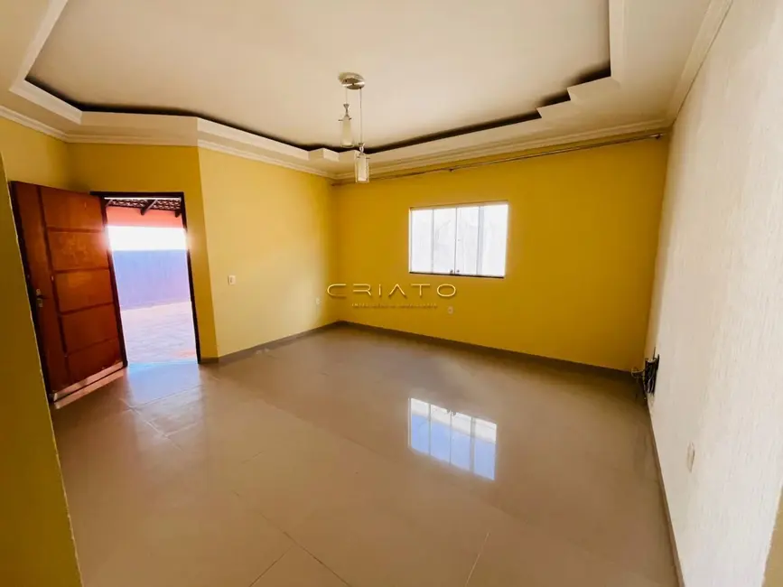 Casa com 3 quartos à venda, 155m2 em Residencial Flor do Cerrado, Anapolis - GO - imagem 2 Foto 2 de Casa com 3 quartos à venda, 155m2 em Residencial Flor do Cerrado, Anapolis - GO