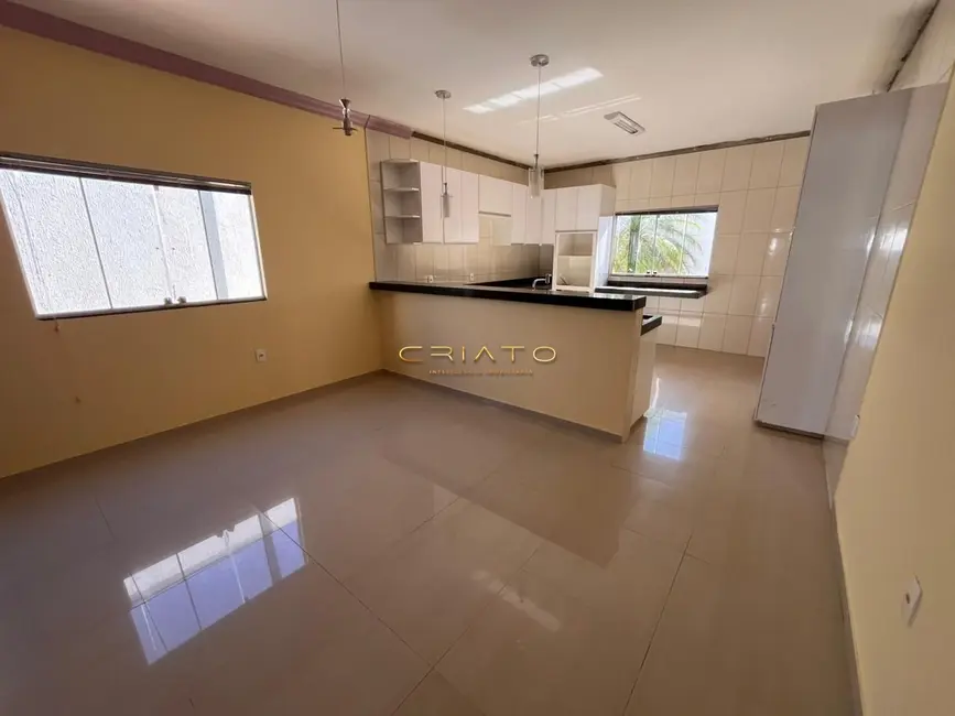 Casa com 3 quartos à venda, 155m2 em Residencial Flor do Cerrado, Anapolis - GO - imagem 3 Foto 3 de Casa com 3 quartos à venda, 155m2 em Residencial Flor do Cerrado, Anapolis - GO
