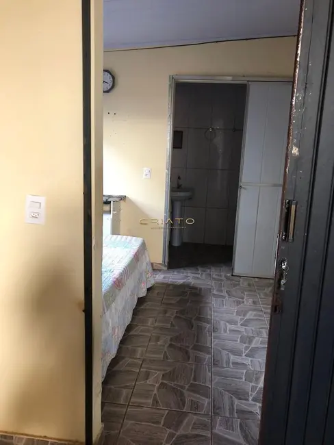 Casa com 3 quartos à venda, 200m2 em São Carlos, Anapolis - GO - imagem 3 Foto 3 de Casa com 3 quartos à venda, 200m2 em São Carlos, Anapolis - GO