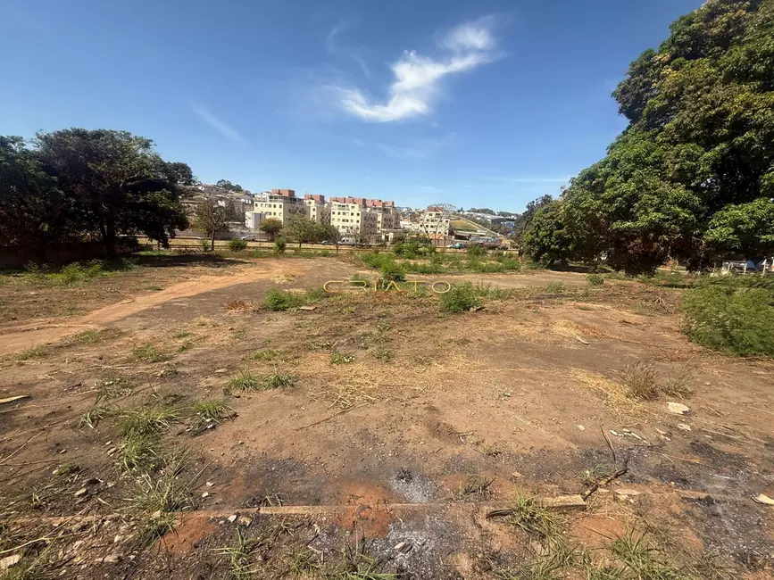 Foto 2 de Terreno / Lote à venda, 5178m2 em Jardim Nações Unidas, Anapolis - GO
