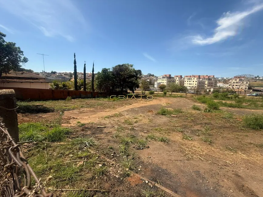 Foto 3 de Terreno / Lote à venda, 5178m2 em Jardim Nações Unidas, Anapolis - GO