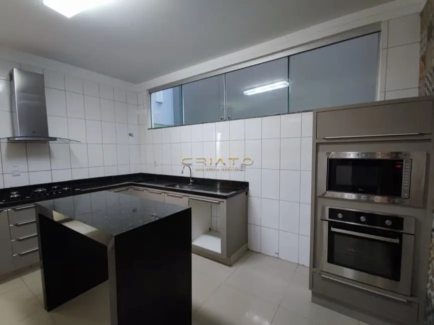Sobrado com 4 quartos à venda, 264m2 em Jardim Nações Unidas, Anapolis - GO - imagem 5 Foto 5 de Sobrado com 4 quartos à venda, 264m2 em Jardim Nações Unidas, Anapolis - GO