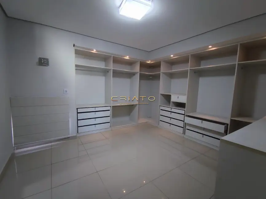 Sobrado com 4 quartos à venda, 264m2 em Jardim Nações Unidas, Anapolis - GO - imagem 6 Foto 6 de Sobrado com 4 quartos à venda, 264m2 em Jardim Nações Unidas, Anapolis - GO