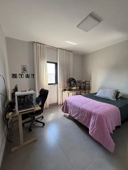 Casa com 3 quartos à venda, 170m2 em Anapolis - GO - imagem 2 Foto 2 de Casa com 3 quartos à venda, 170m2 em Anapolis - GO