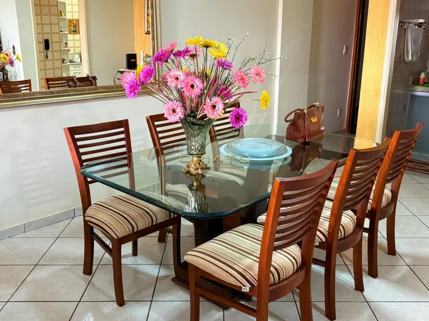 Foto 1 de Apartamento com 3 quartos à venda, 147m2 em Anapolis - GO