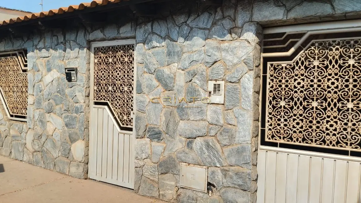 Foto 1 de Casa com 3 quartos à venda, 185m2 em Anapolis - GO