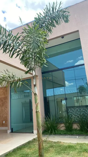 Foto 1 de Casa com 3 quartos à venda, 120m2 em Residencial Flor do Cerrado, Anapolis - GO