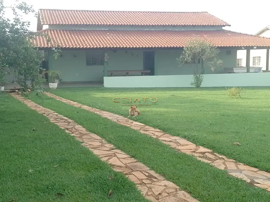 Foto 1 de Chácara com 3 quartos à venda em Campo Limpo De Goias - GO