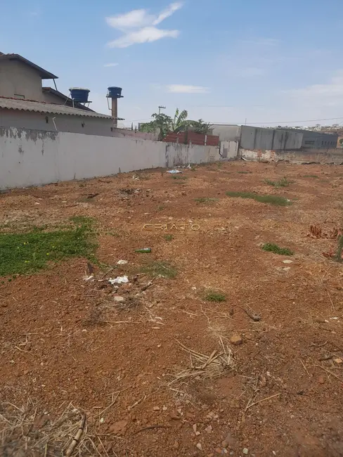 Foto 2 de Terreno / Lote à venda, 300m2 em Jardim Calixto, Anapolis - GO