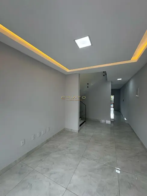 Sobrado com 3 quartos à venda, 170m2 em Anapolis - GO - imagem 2 Foto 2 de Sobrado com 3 quartos à venda, 170m2 em Anapolis - GO