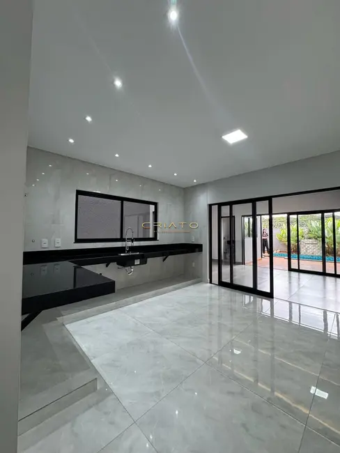 Sobrado com 3 quartos à venda, 170m2 em Anapolis - GO - imagem 8 Foto 8 de Sobrado com 3 quartos à venda, 170m2 em Anapolis - GO