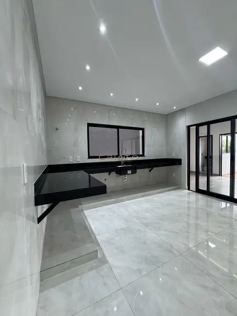 Sobrado com 3 quartos à venda, 170m2 em Anapolis - GO - imagem 7 Foto 7 de Sobrado com 3 quartos à venda, 170m2 em Anapolis - GO