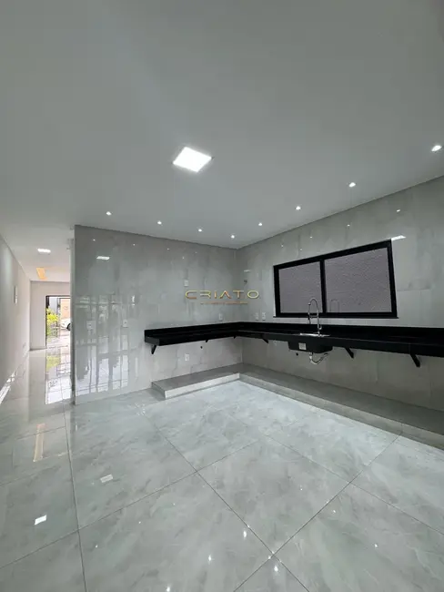 Sobrado com 3 quartos à venda, 170m2 em Anapolis - GO - imagem 9 Foto 9 de Sobrado com 3 quartos à venda, 170m2 em Anapolis - GO