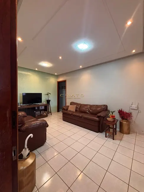 Casa com 3 quartos à venda, 150m2 em São Carlos, Anapolis - GO - imagem 7 Foto 7 de Casa com 3 quartos à venda, 150m2 em São Carlos, Anapolis - GO