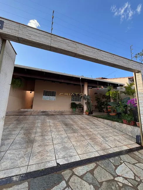 Casa com 3 quartos à venda, 150m2 em São Carlos, Anapolis - GO - imagem 4 Foto 4 de Casa com 3 quartos à venda, 150m2 em São Carlos, Anapolis - GO