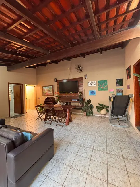 Casa com 3 quartos à venda, 150m2 em São Carlos, Anapolis - GO - imagem 3 Foto 3 de Casa com 3 quartos à venda, 150m2 em São Carlos, Anapolis - GO