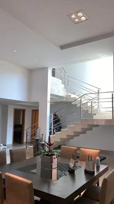 Sobrado com 4 quartos à venda, 405m2 em Anápolis City, Anapolis - GO - imagem 3 Foto 3 de Sobrado com 4 quartos à venda, 405m2 em Anápolis City, Anapolis - GO