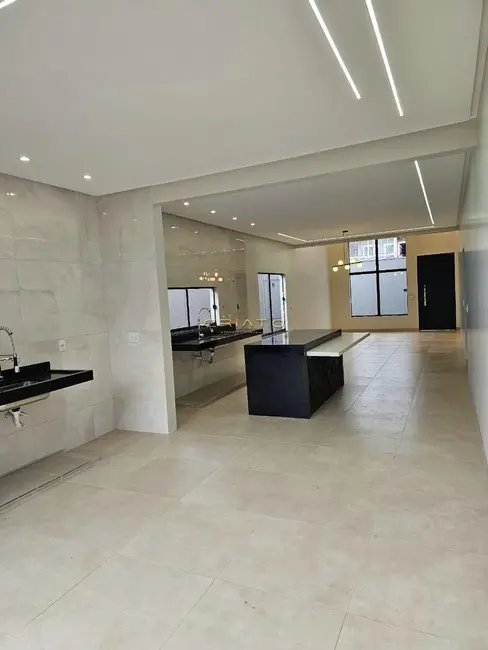 Foto 4 de Casa com 3 quartos para alugar, 176m2 em Anapolis - GO