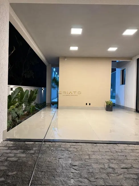 Casa de Condomínio com 3 quartos à venda, 274m2 em Residencial Villa Verde, Senador Canedo - GO - imagem 5 Foto 5 de Casa de Condomínio com 3 quartos à venda, 274m2 em Residencial Villa Verde, Senador Canedo - GO